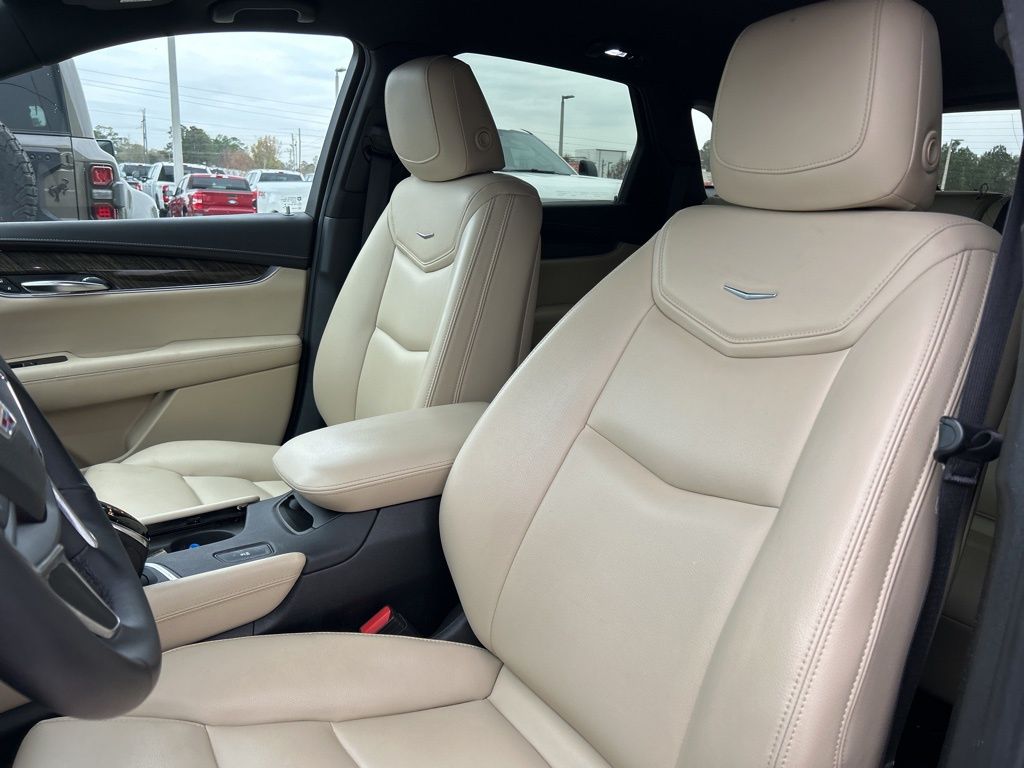 2017 Cadillac XT5 Standard