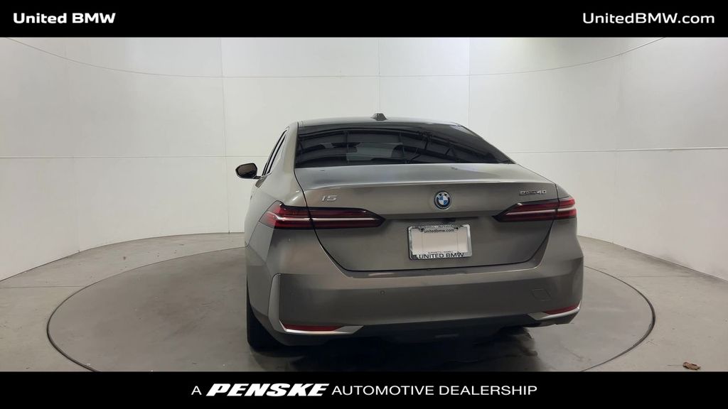 Thumbnail: 2024 BMW i5 - 7
