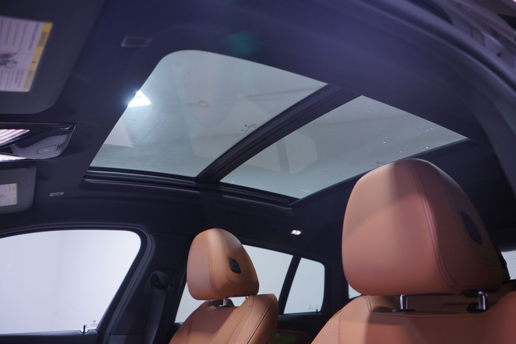 Thumbnail: 2024 BMW X4 - 8