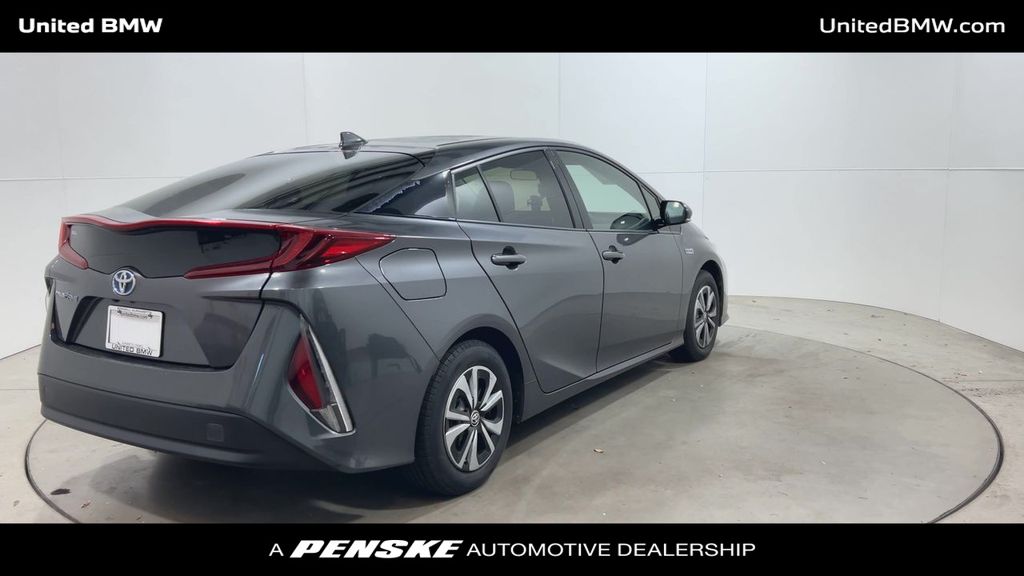 2018 Toyota Prius Prime Plus 8