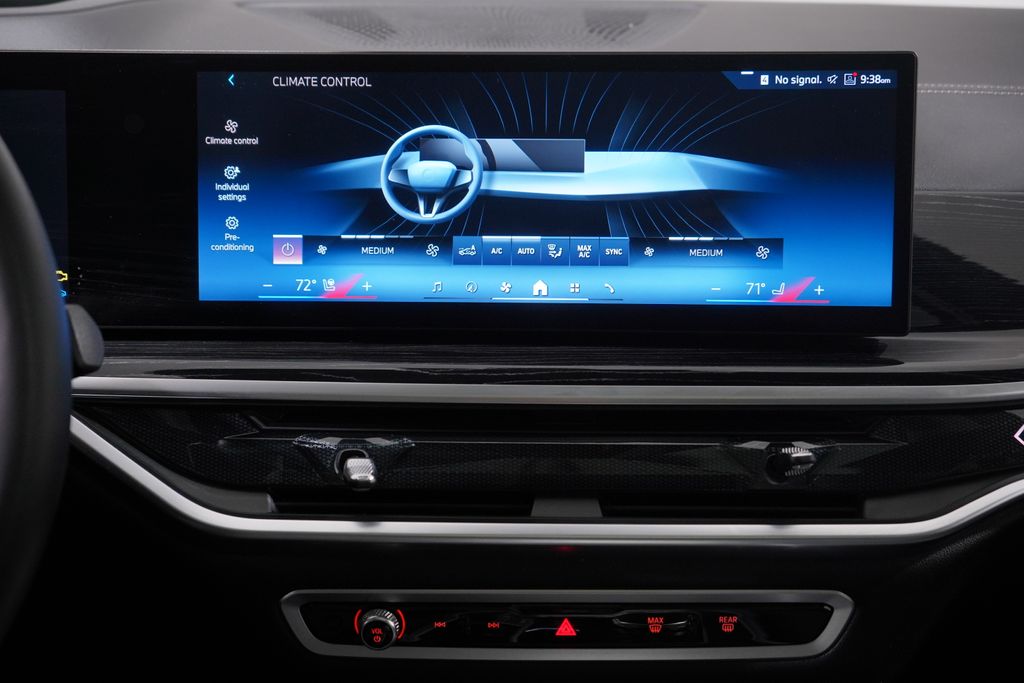 Thumbnail: 2025 BMW X7 - 14