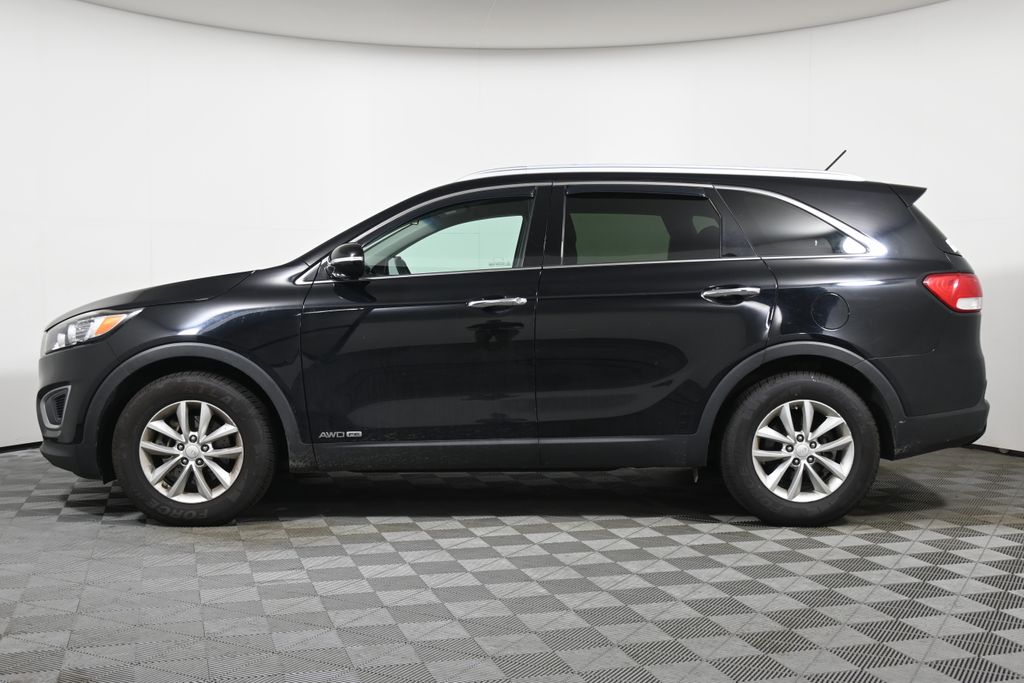 Thumbnail: 2017 Kia Sorento - 2