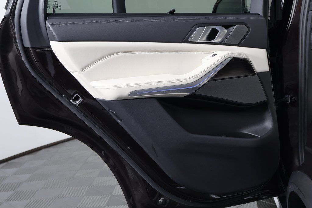 2023 BMW X5 xDrive45e 13