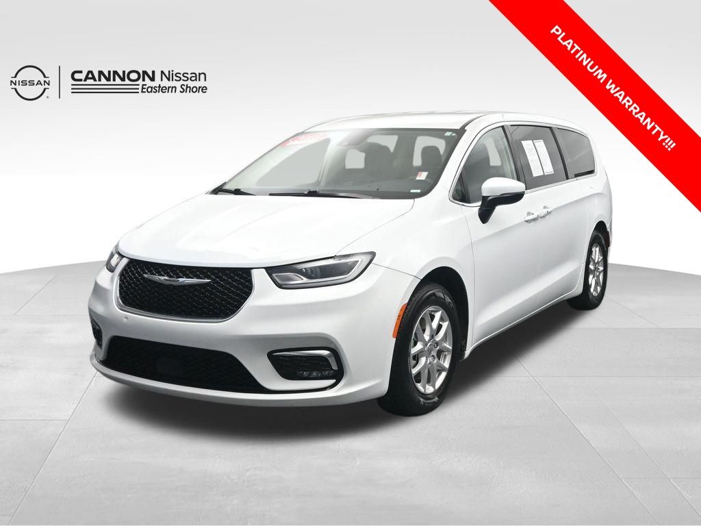 Bright White Clearcoat 2023 Chrysler Pacifica Touring L FWD Minivan Front-Wheel Drive 9-Speed Automatic