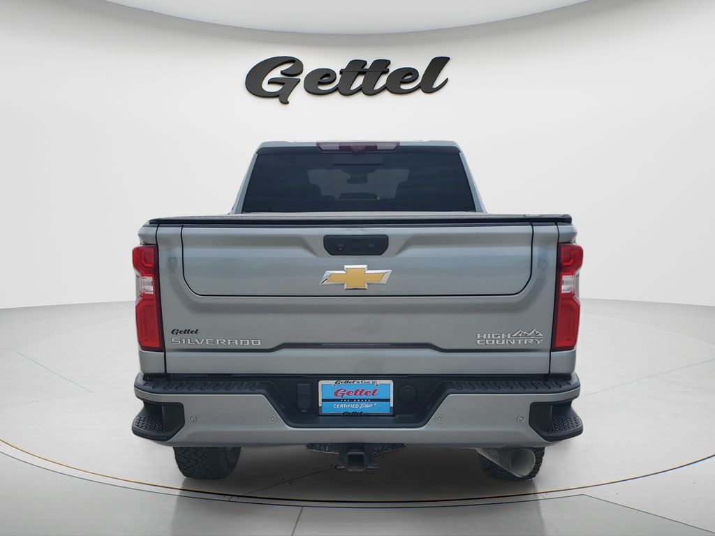 Used 2024 Gray Chevrolet High Country image 6