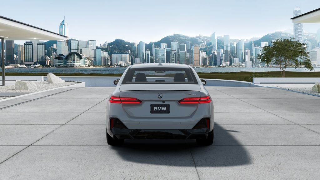 Thumbnail: 2027 BMW i5 - 28