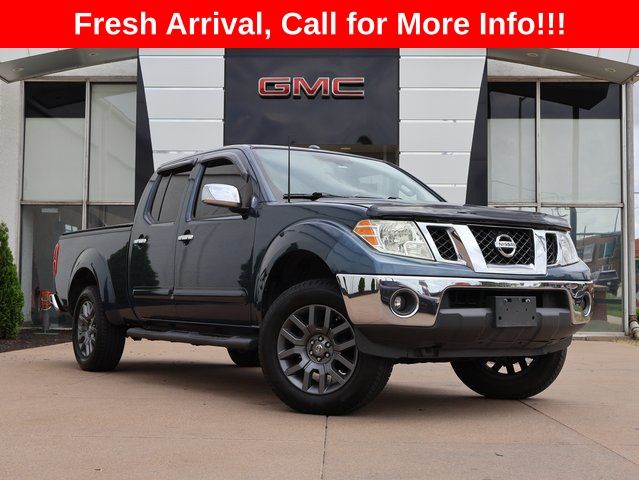 Gray (Graphite Blue) 2013 Nissan Frontier SL Crew Cab 4WD Pickup Truck Four-Wheel Drive 5-Speed Automatic Overdrive