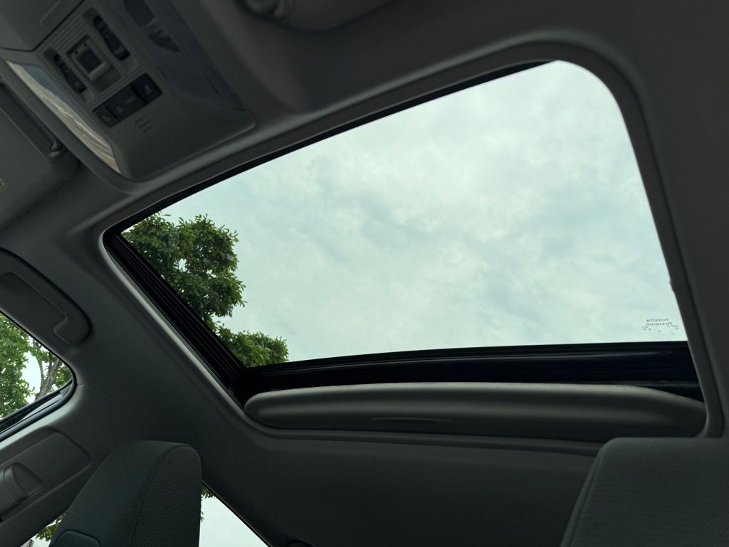 Thumbnail: 2021 Toyota RAV4 - 18