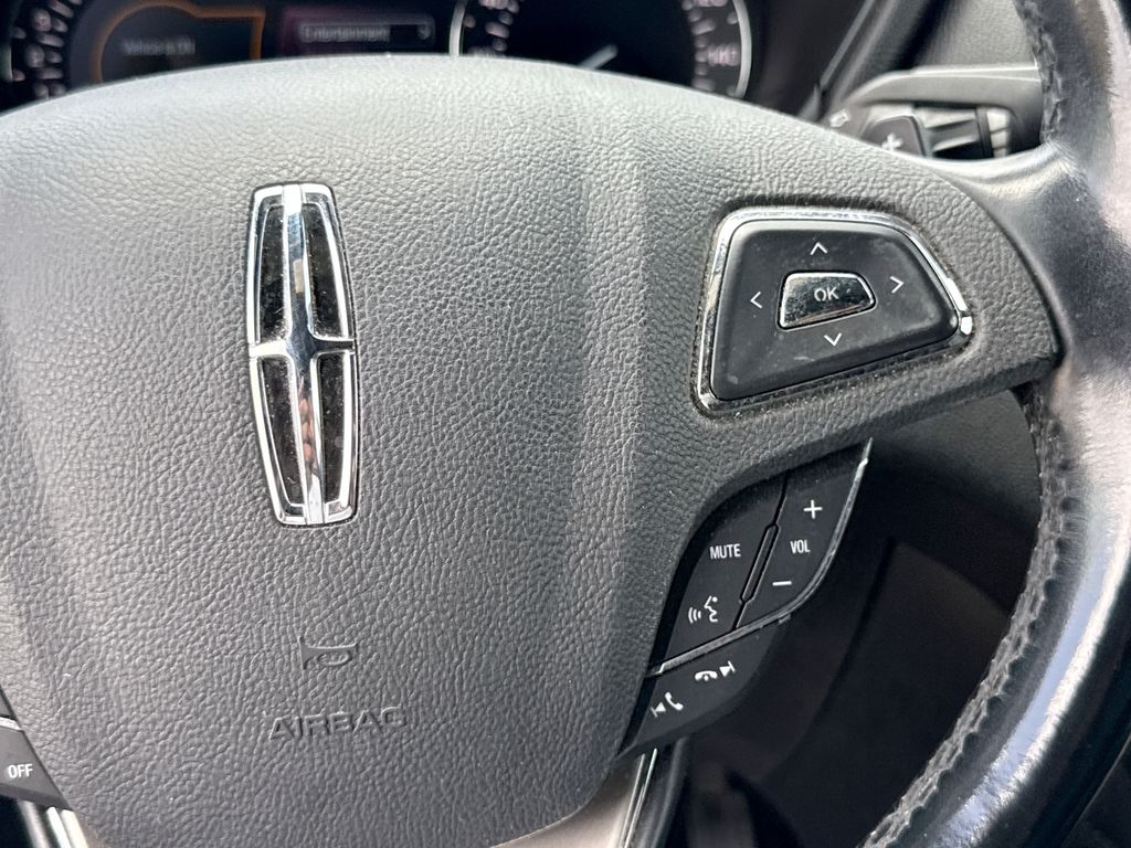Thumbnail: 2017 Lincoln MKC - 27