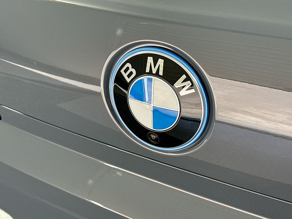 Thumbnail: 2025 BMW i7 - 22