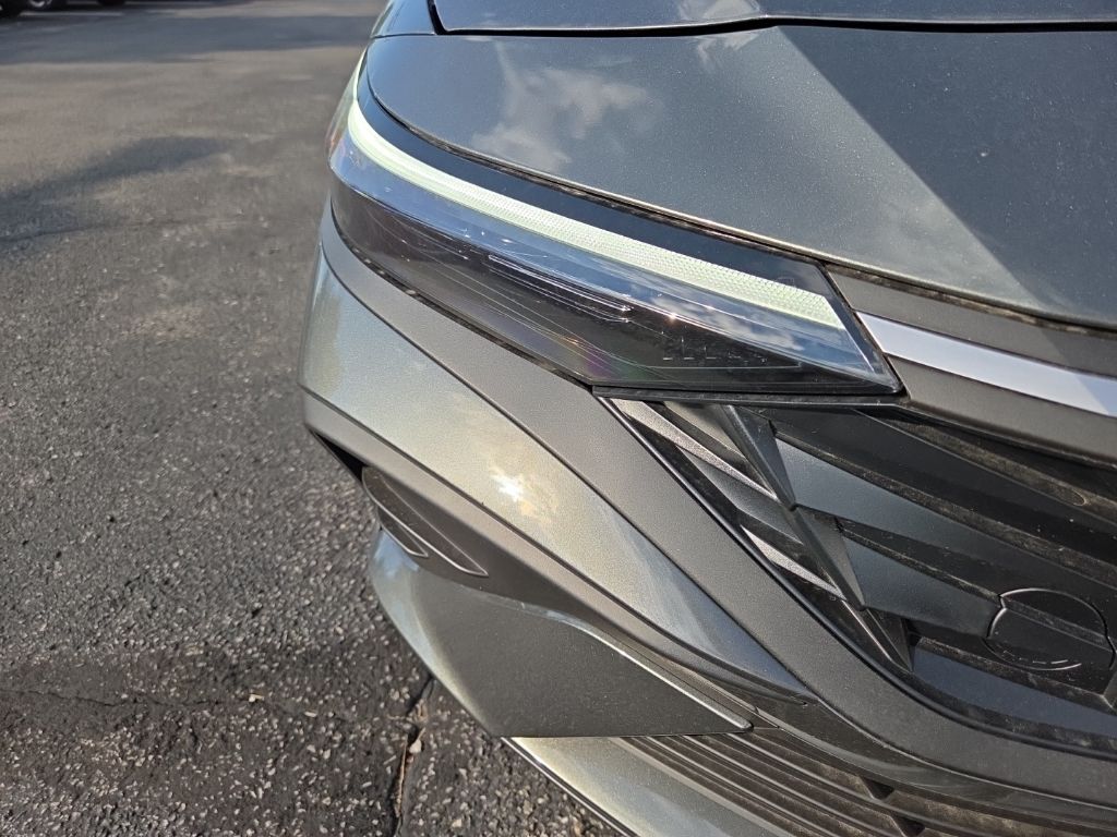 Thumbnail: 2025 Hyundai Elantra - 13