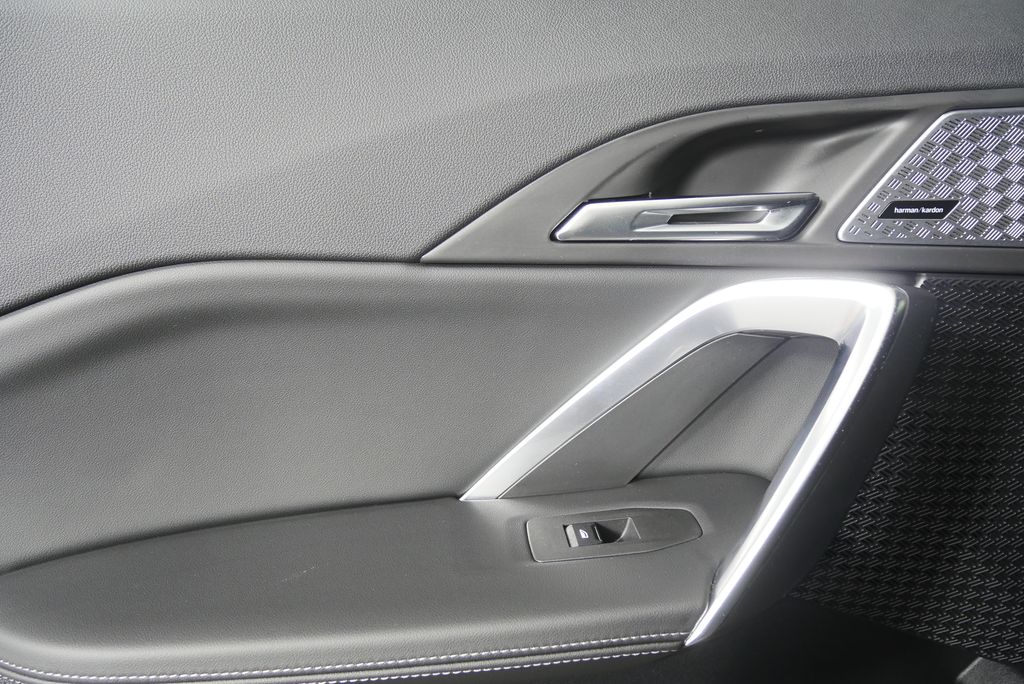 Thumbnail: 2025 BMW X2 - 14