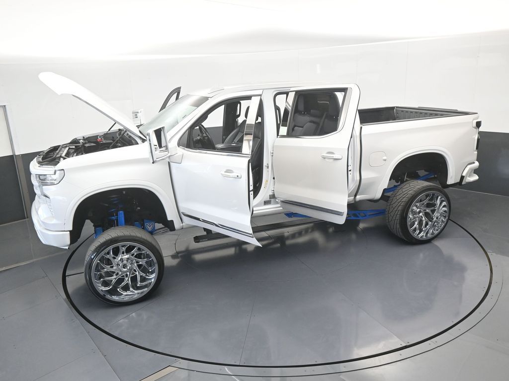 Used 2022 Iridescent Pearl Tricoat Chevrolet High Country image 85