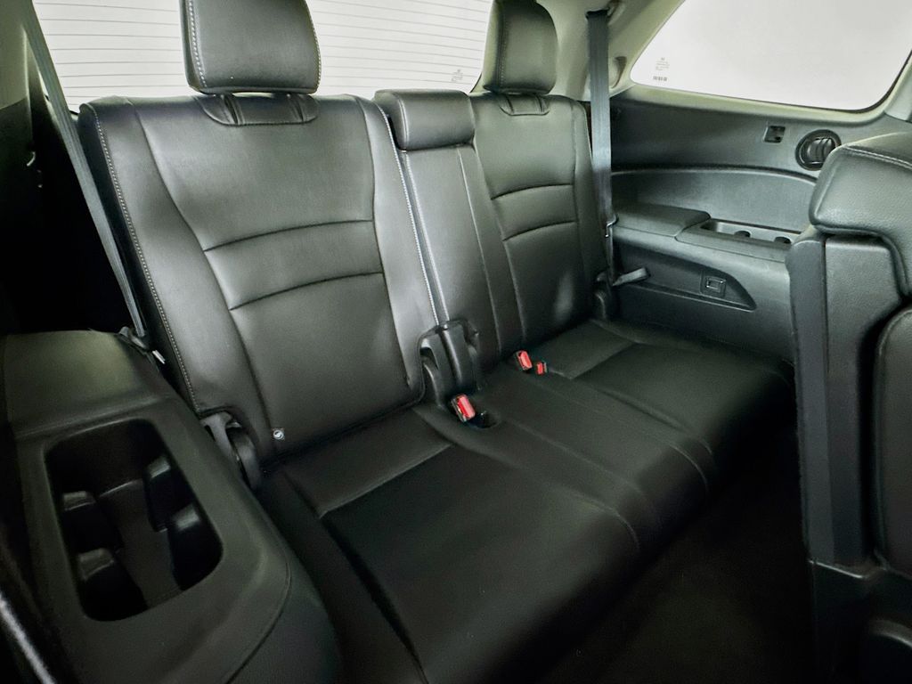 Used Car 2020 Honda Pilot  Touring For Sale Under $25,000 In Austin, Texas