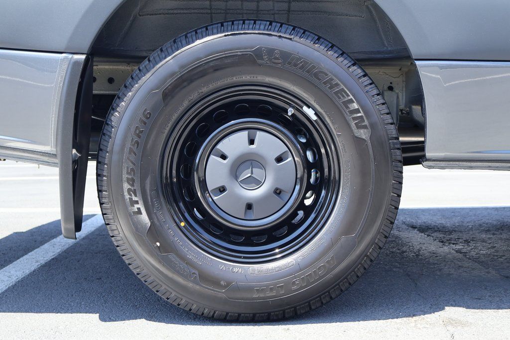 Thumbnail: 2025 Mercedes-Benz Sprinter - 12