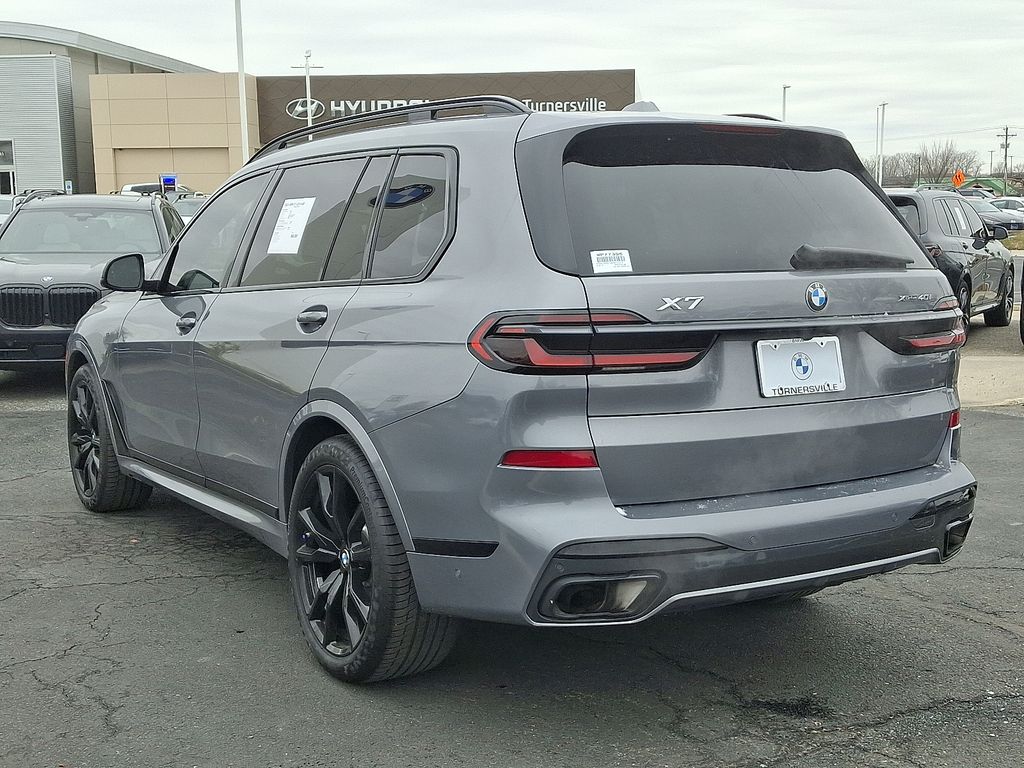 Thumbnail: 2024 BMW X7 - 4
