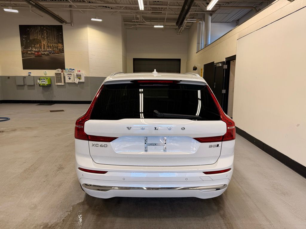 Thumbnail: 2023 Volvo XC60 - 4