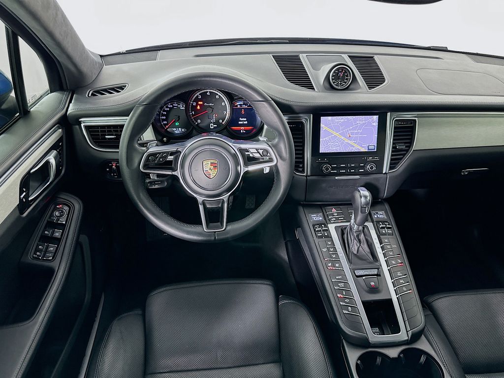 Thumbnail: 2017 Porsche Macan - 23