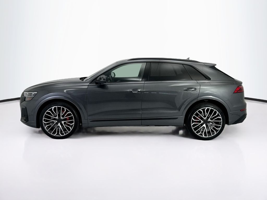 Thumbnail: 2026 Audi SQ8 - 8