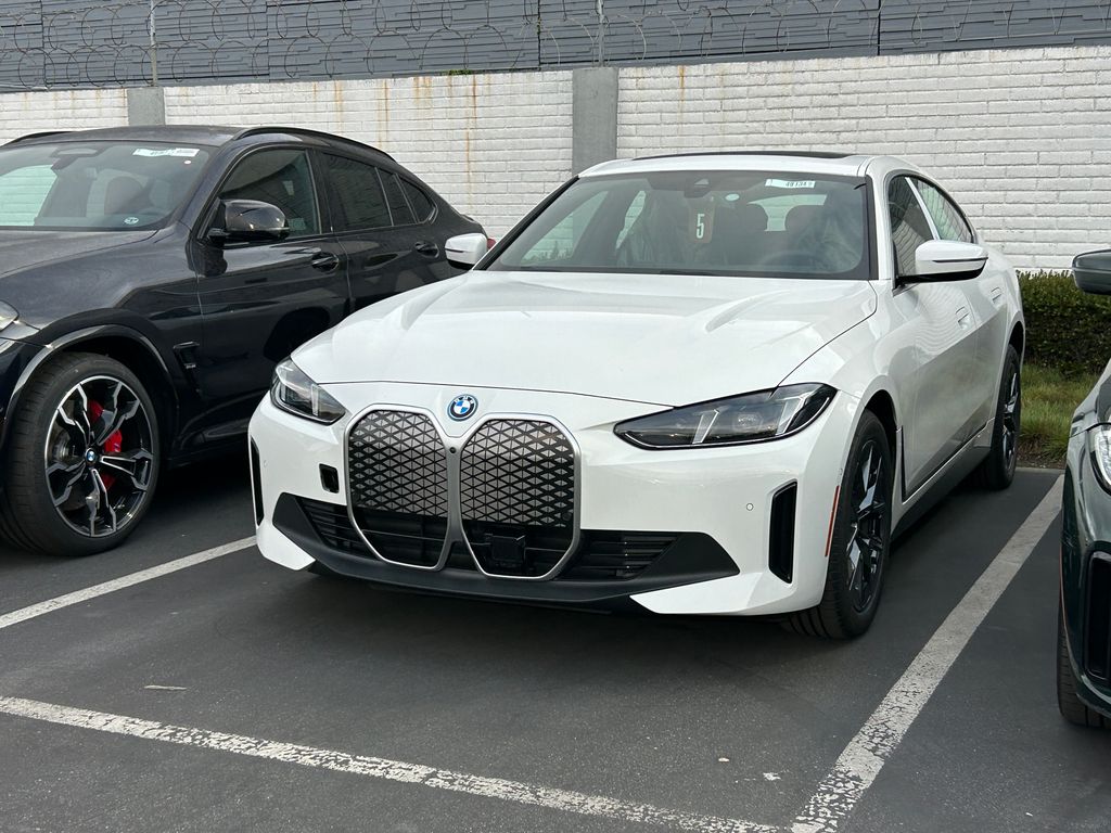 Thumbnail: 2025 BMW i4 - 2