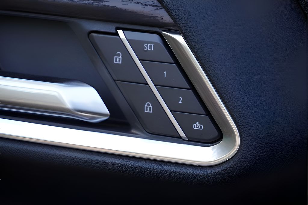 New 2026 White GMC SLT image 22