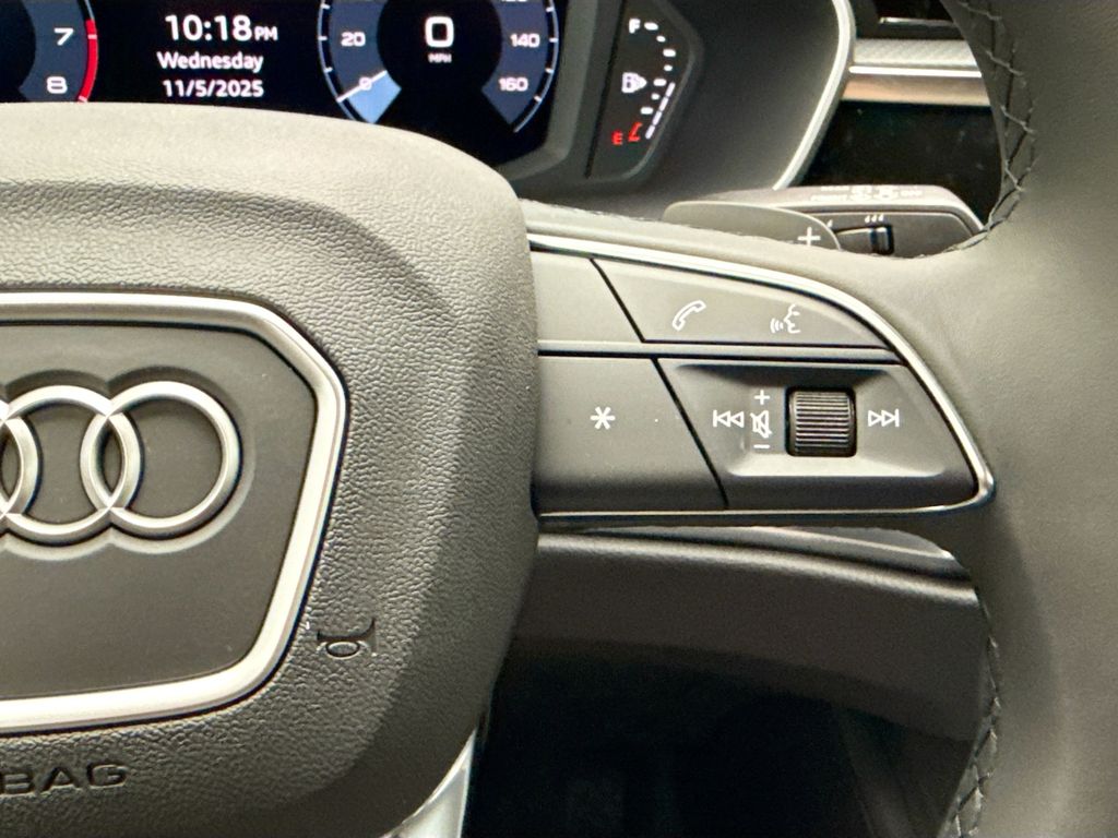 Thumbnail: 2025 Audi Q3 - 12