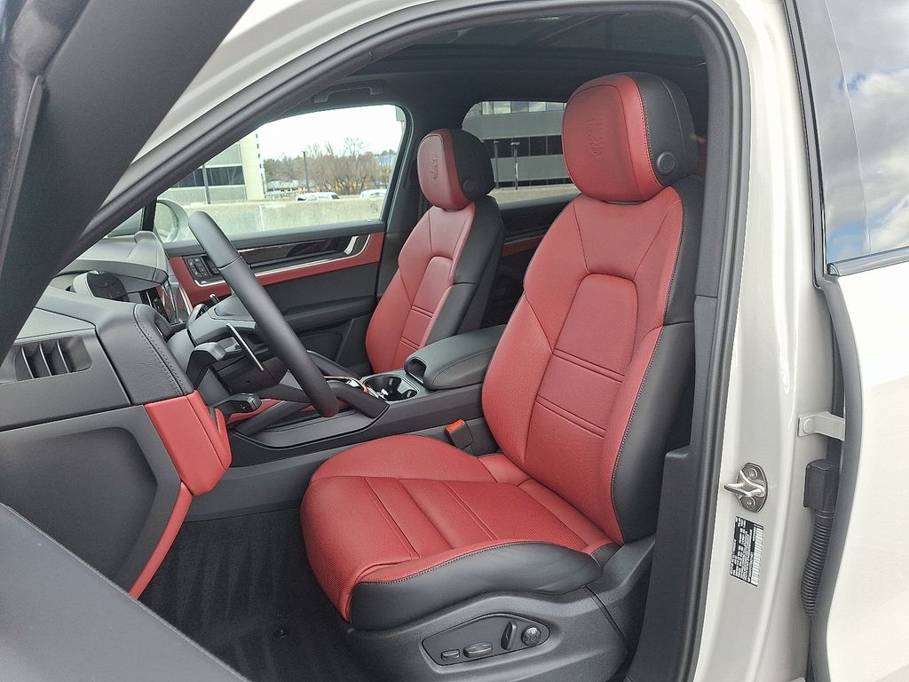 Thumbnail: 2026 Porsche Cayenne - 5