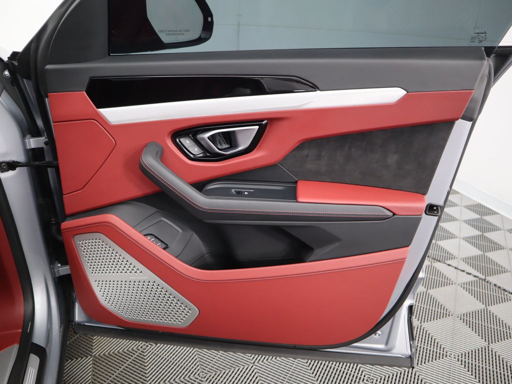 Thumbnail: 2022 Lamborghini Urus - 26