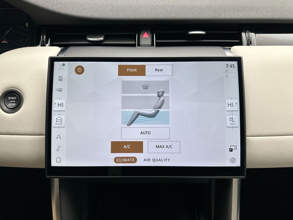 Thumbnail: 2024 Land Rover Discovery Sport - 13