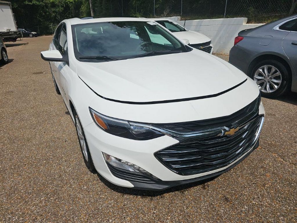 Used 2024 White Chevrolet LT image 3