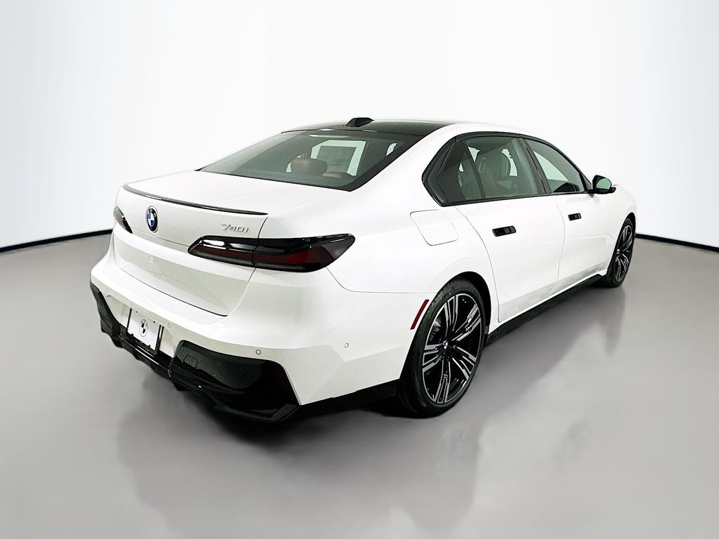 Thumbnail: 2025 BMW 7 Series - 5