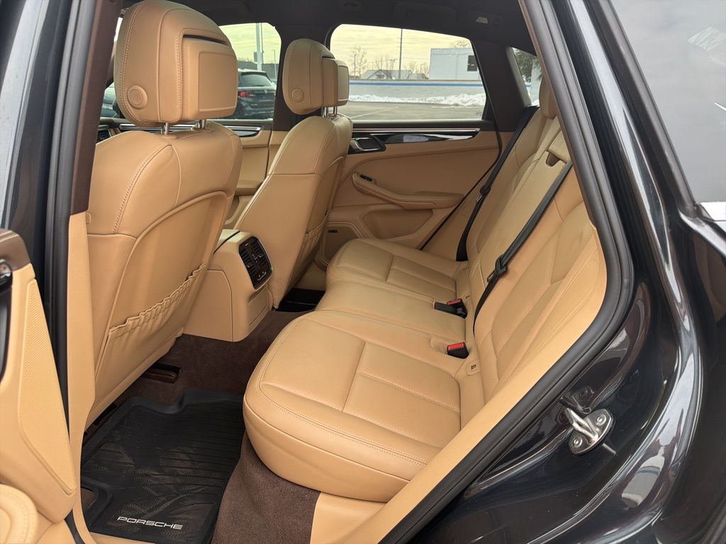 Thumbnail: 2017 Porsche Macan - 20