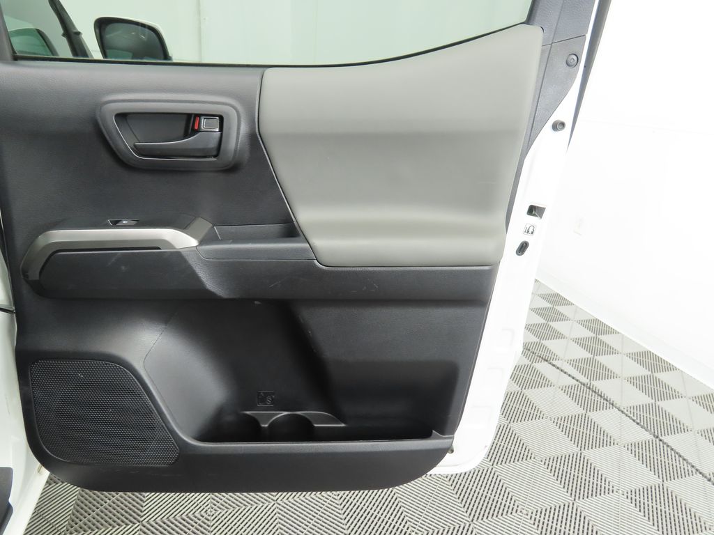 2020 Toyota Tacoma SR5 29