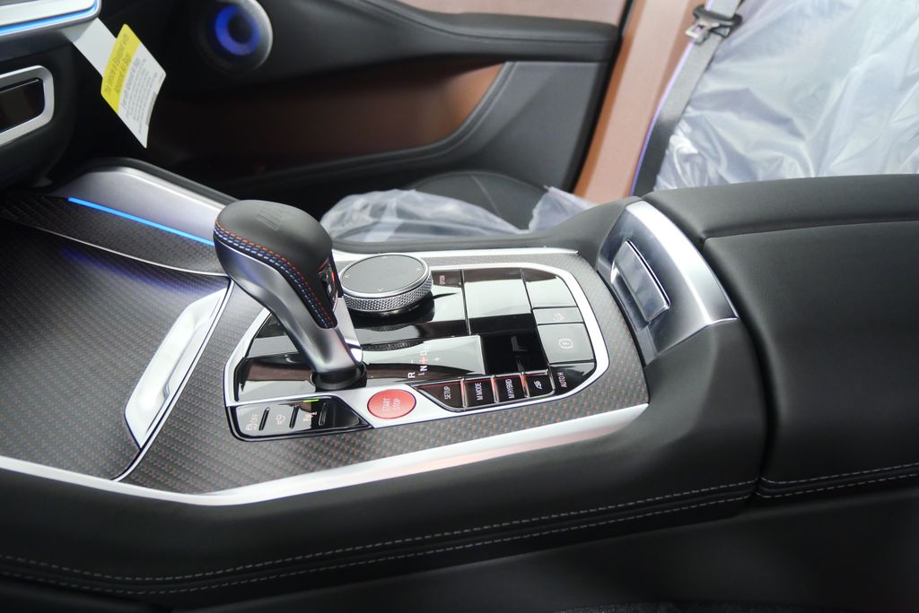 Thumbnail: 2026 BMW XM - 25