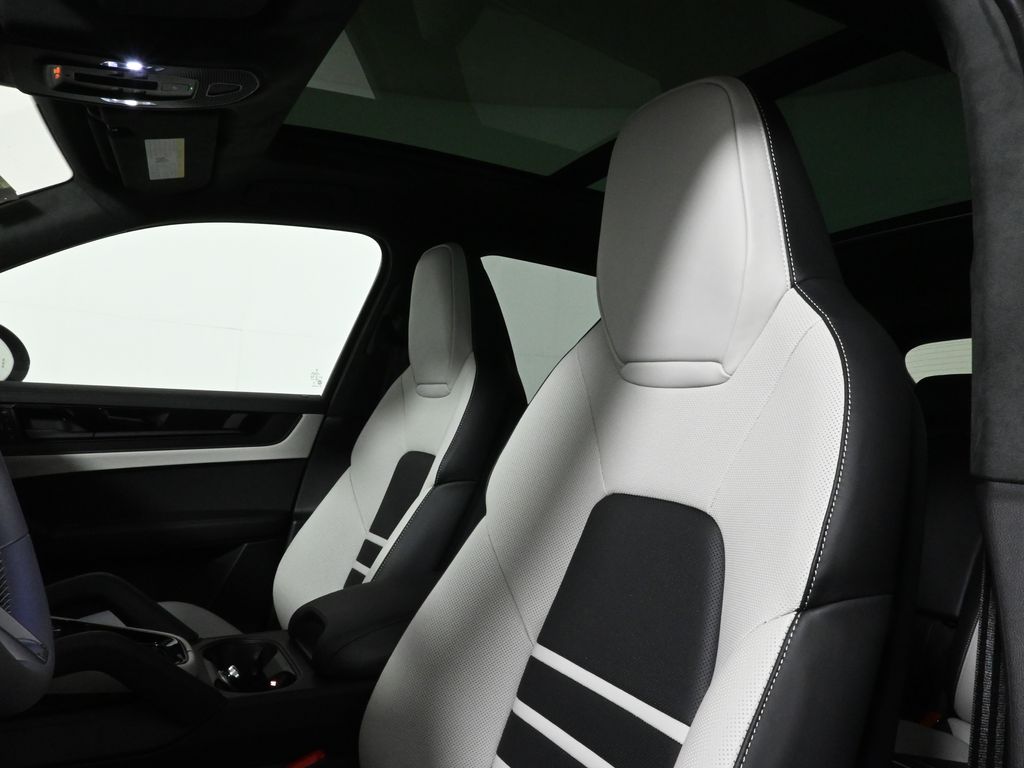 Thumbnail: 2026 Porsche Cayenne - 15