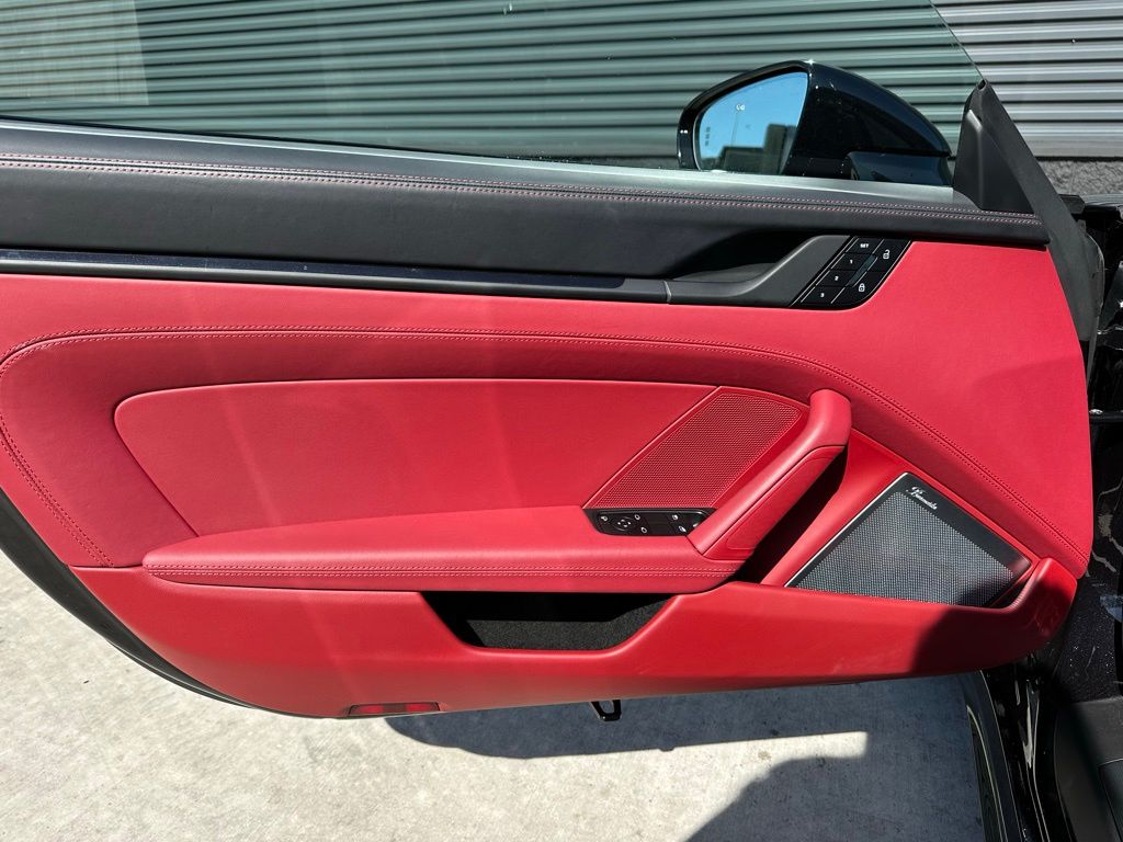 Thumbnail: 2025 Porsche 911 - 20