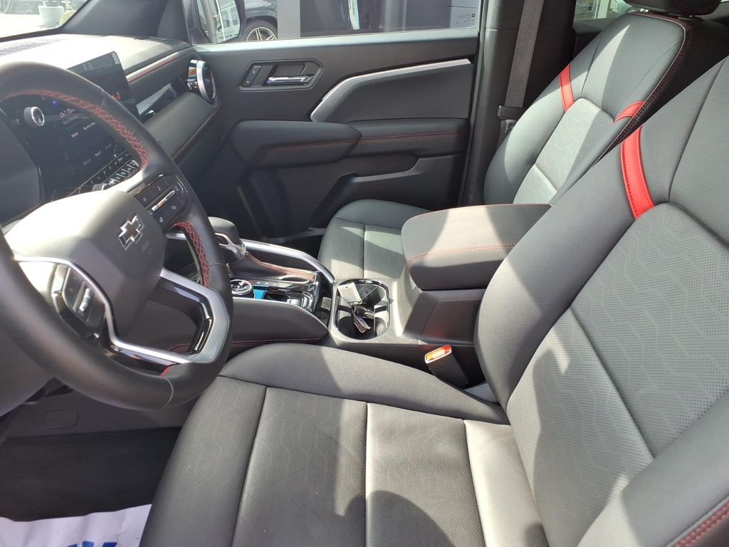 Used 2025 Black Chevrolet Z71 image 14