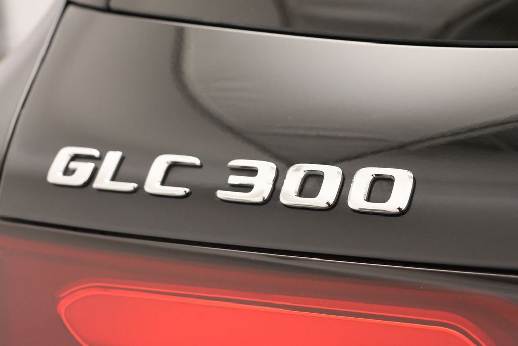 Thumbnail: 2024 Mercedes-Benz GLC - 9