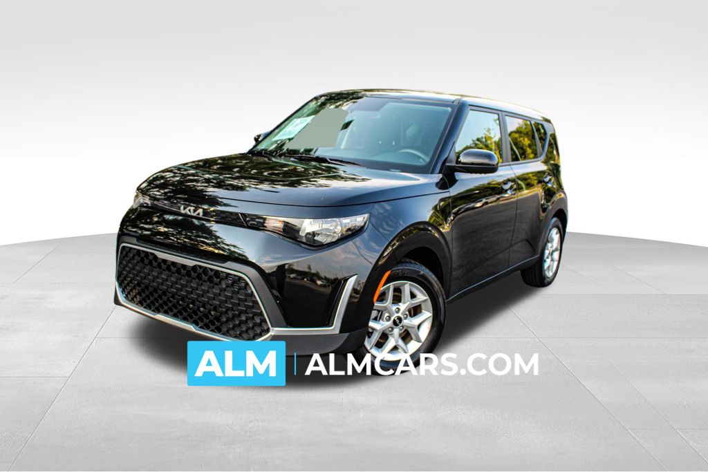 Black 2025 Kia Soul SUV / Crossover Front-Wheel Drive Continuously Variable Transmission