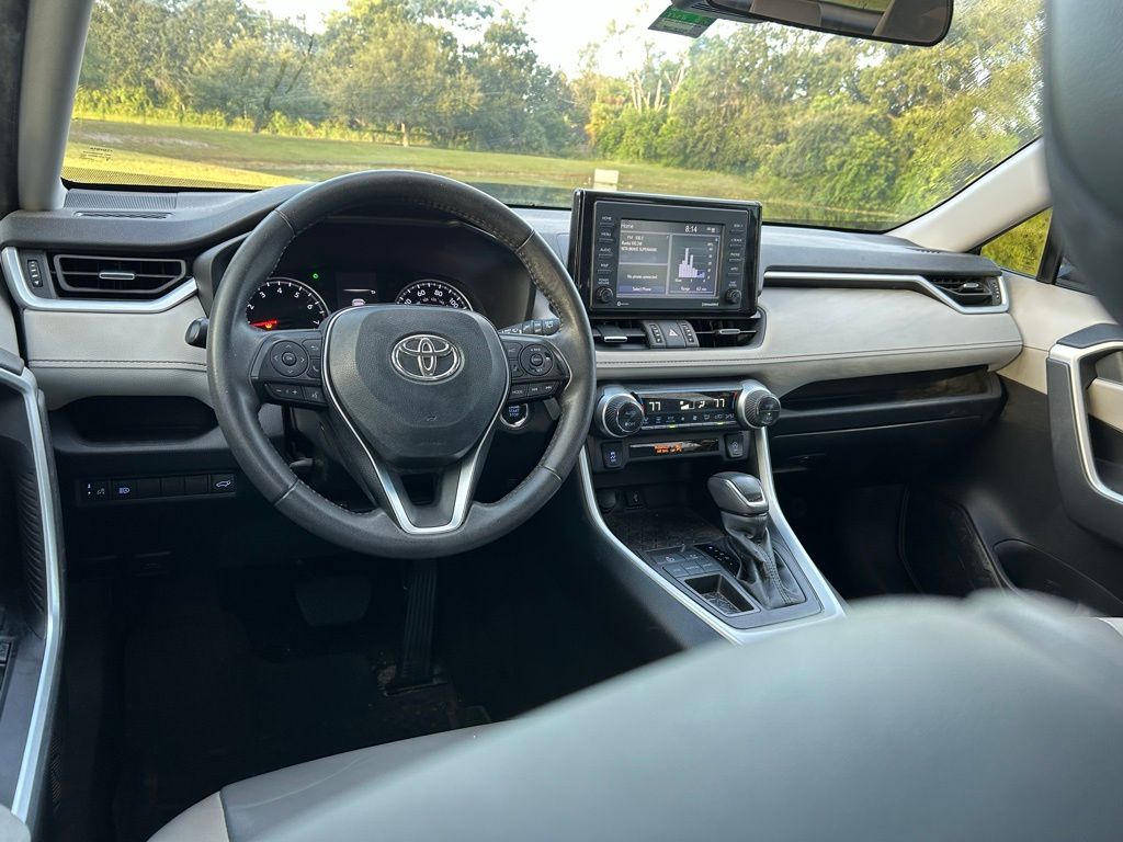 Thumbnail: 2022 Toyota RAV4 - 11