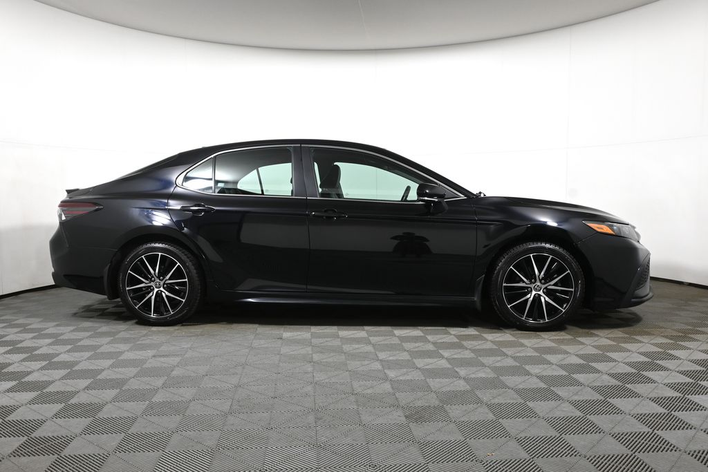 Thumbnail: 2022 Toyota Camry - 8