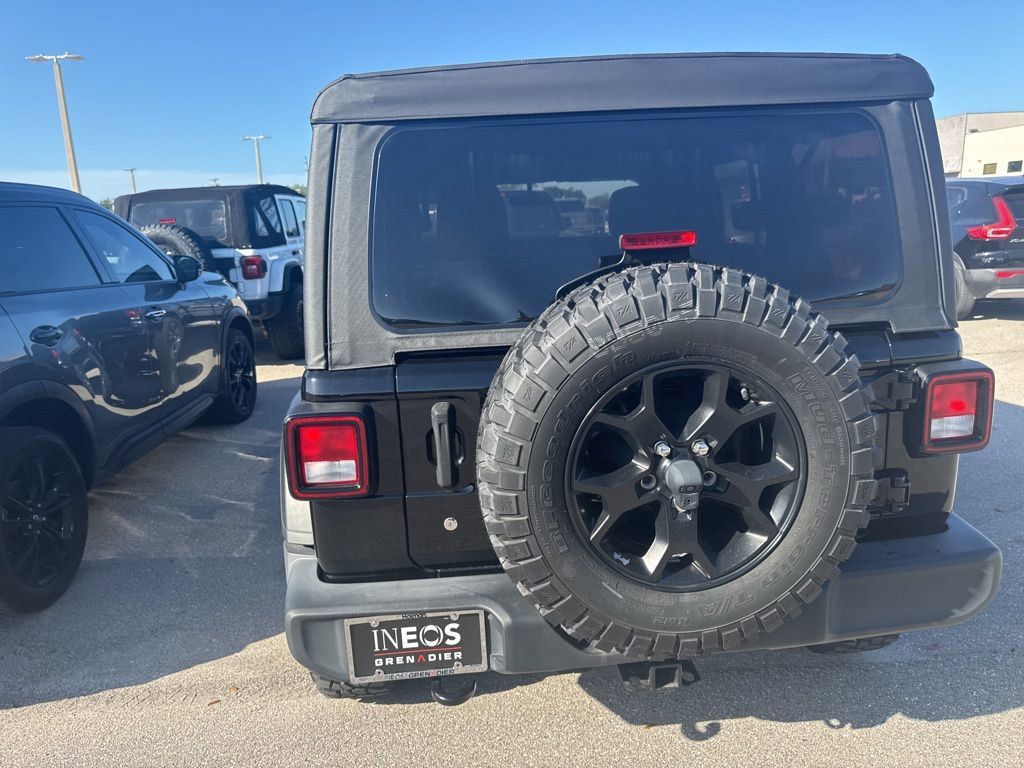 View vehicle photo 5