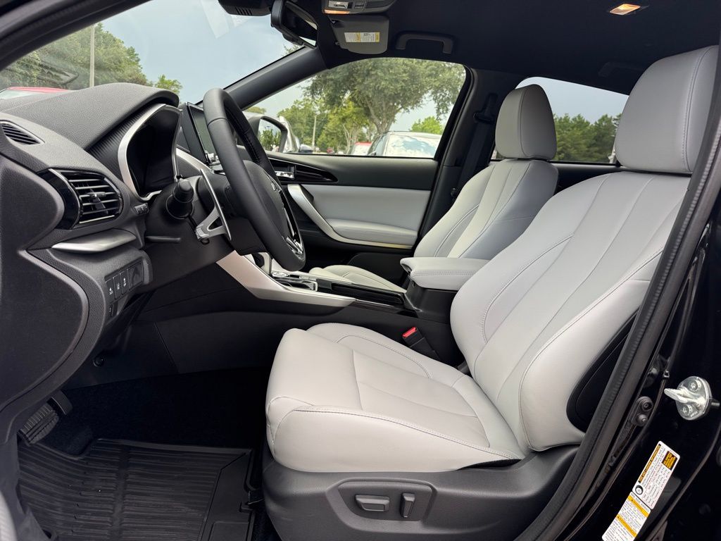 2025 Mitsubishi Eclipse Cross SEL photo 11