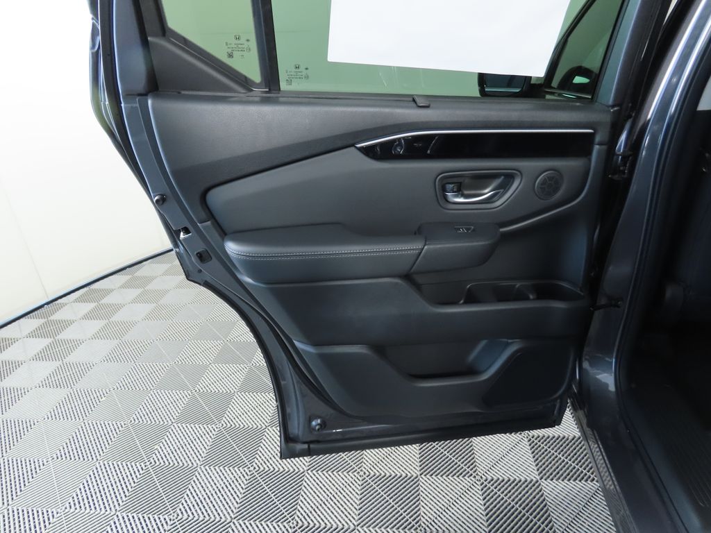 2025 Honda Pilot Touring 27