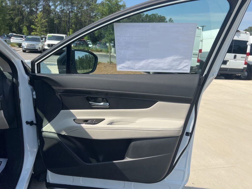 2025 Everest White Pearl Tricoat Nissan Murano SV FWD SUV
