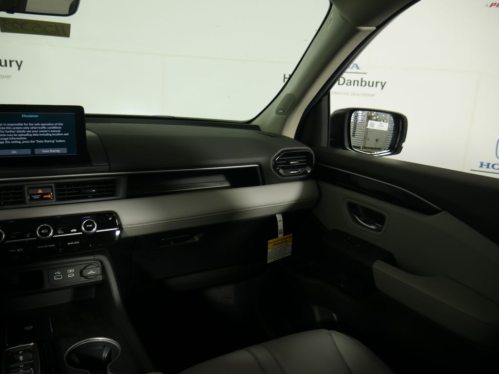 2025 Honda Pilot Touring 17