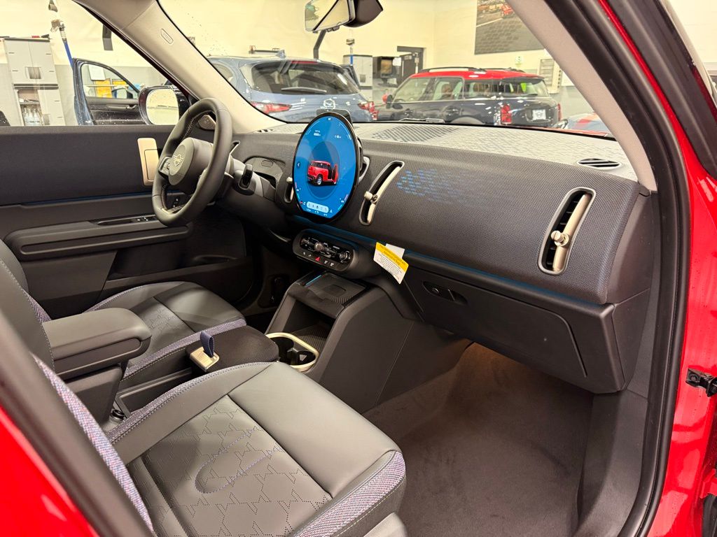 2025 MINI Cooper Countryman Iconic 28