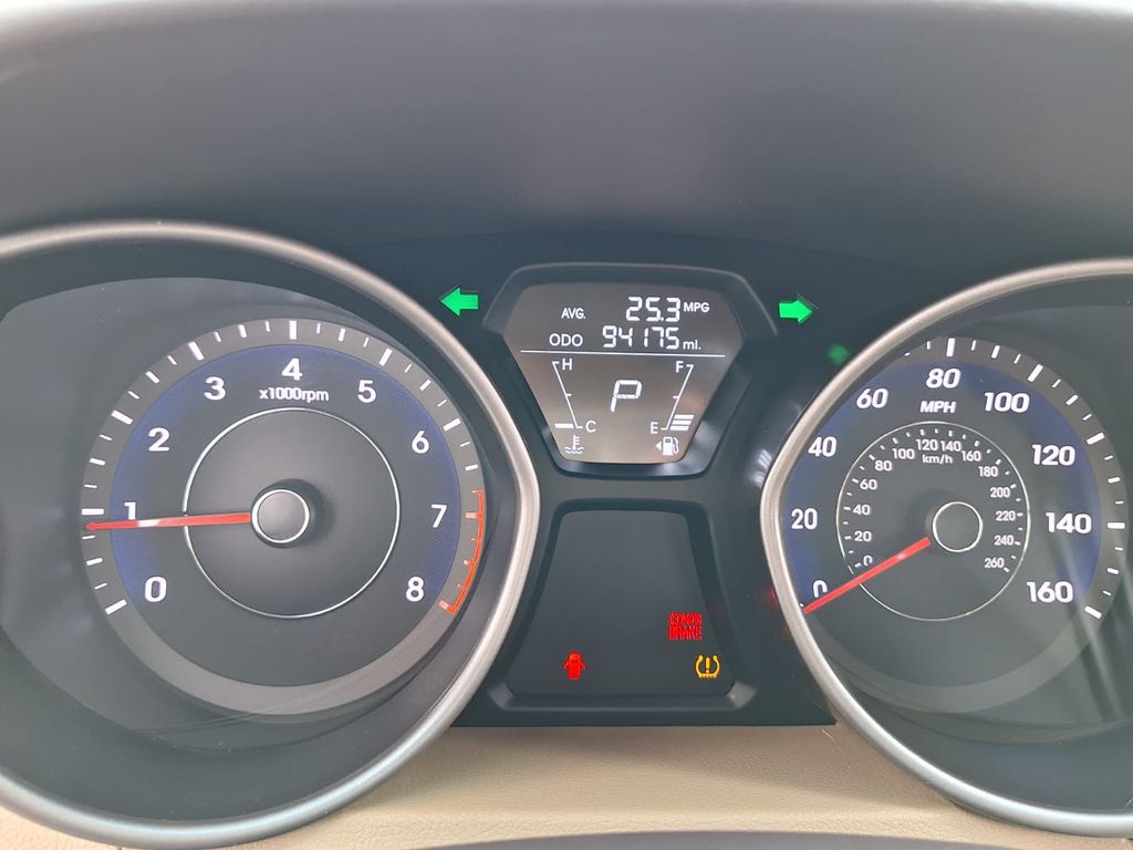 Thumbnail: 2013 Hyundai Elantra - 22