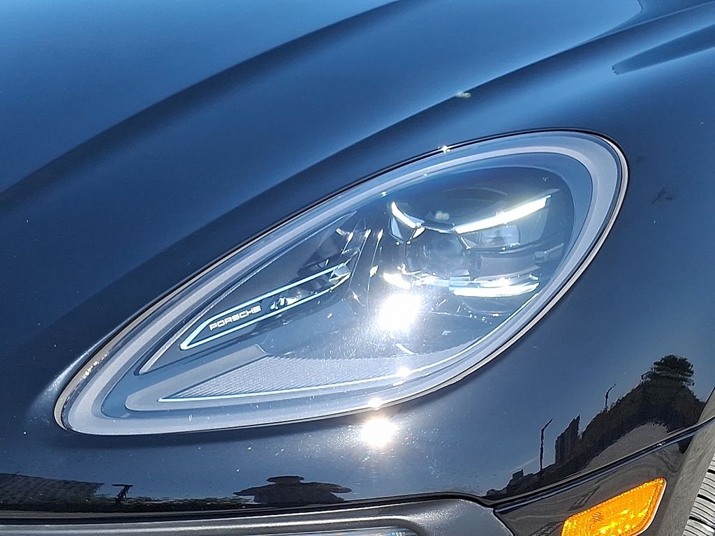 Thumbnail: 2023 Porsche Macan - 11