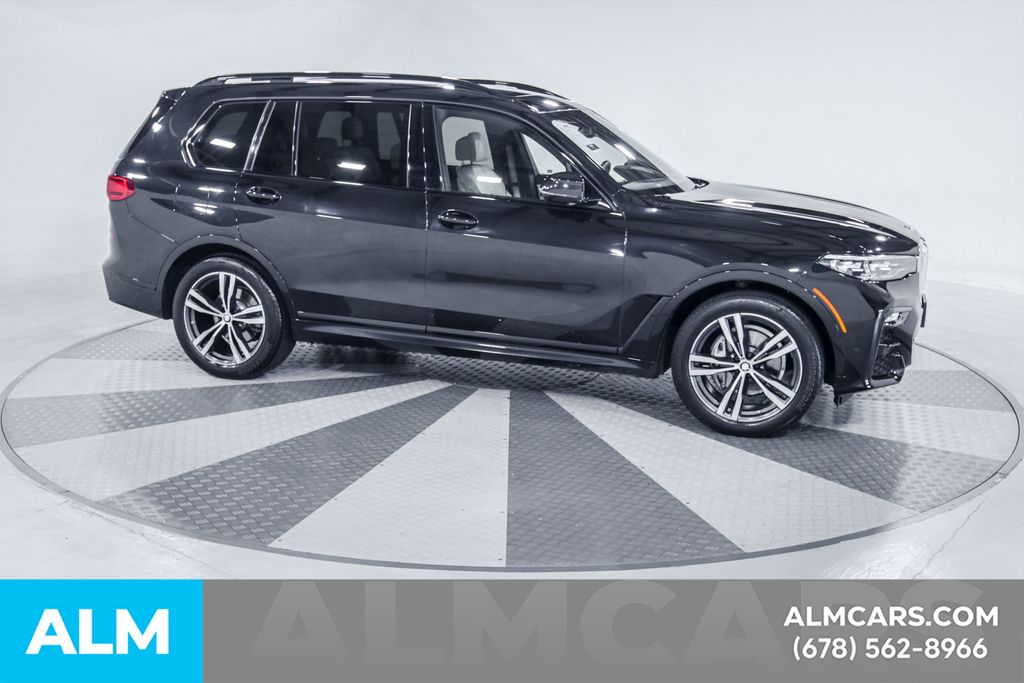 Used 2022 Black BMW xDrive40i image 13